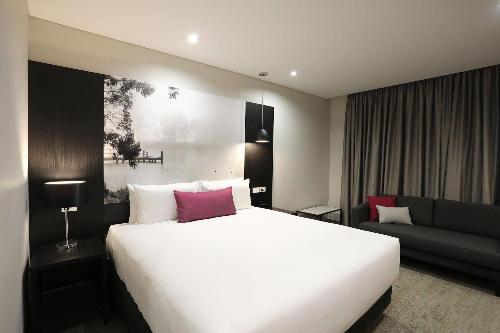 Mercure Тамуорт Экстерьер фото